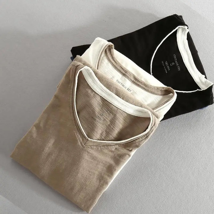 Camiseta con cuello en V Nightfall