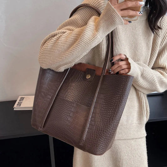 Betina | Bolso de hombro vintage en piel marrón con estampado de cocodrilo
