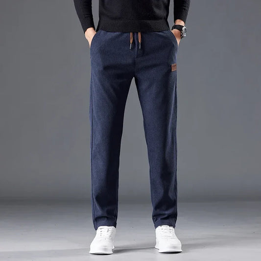 Pantalones casuales de corte ajustado