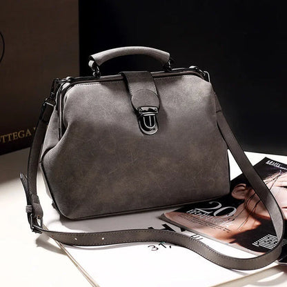Elva | Bolso de inspiración vintage con cierre metálico.