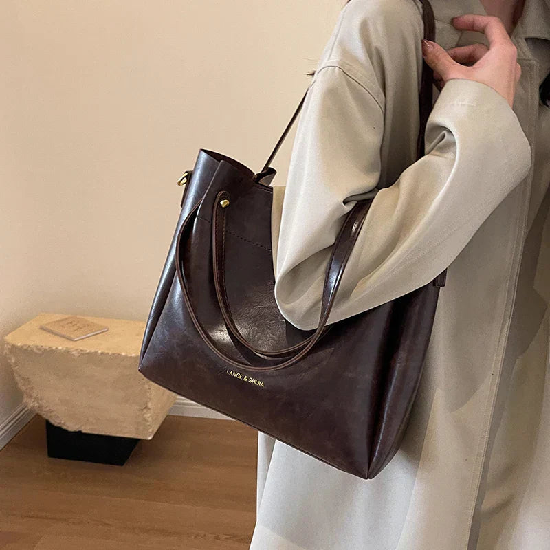 Daria | Elegante bolso con dos asas. Precio normal